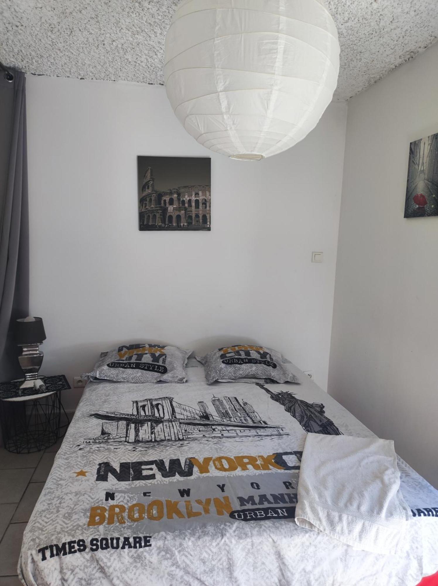 Ingrid Mary Appartement Nîmes Kamer foto